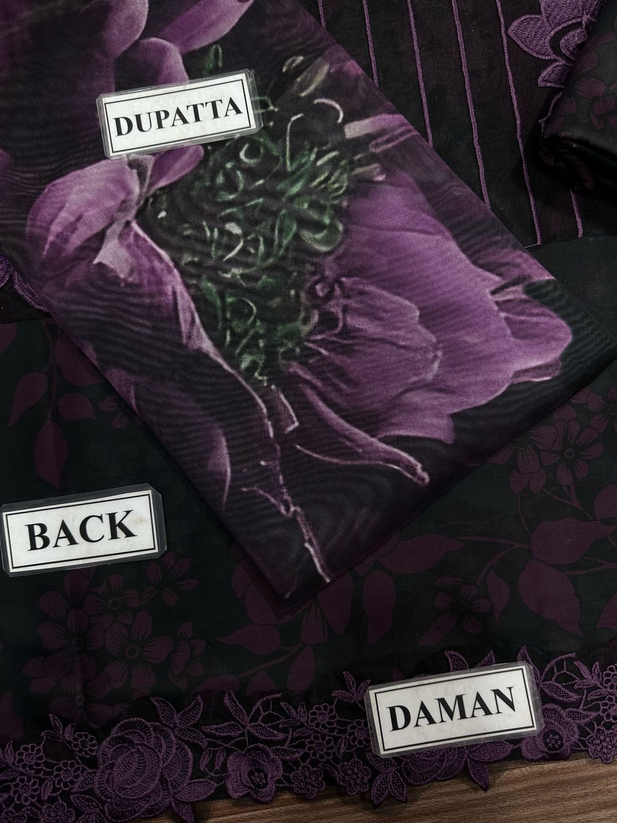 IZNIK LAWN Suit With SILK Dupatta